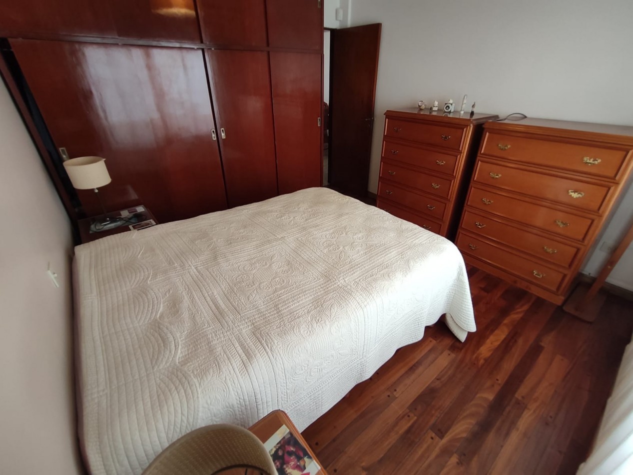 ESPACIOSA CASA EN QUILMES OESTE; IDEAL PARA FAMILIAS Y OPORTUNIDADES DE INVERSION