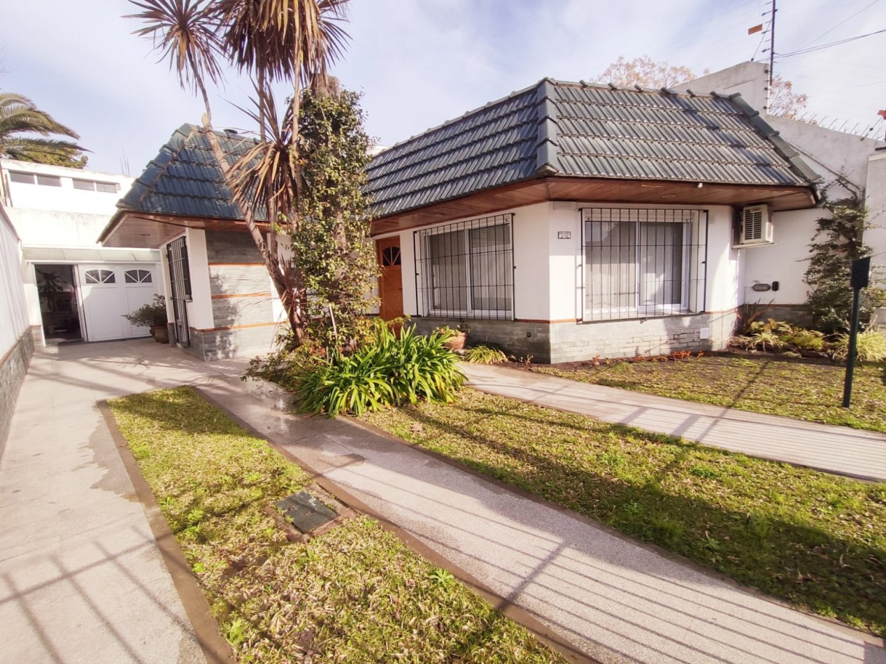 ESPACIOSA CASA EN QUILMES OESTE; IDEAL PARA FAMILIAS Y OPORTUNIDADES DE INVERSION