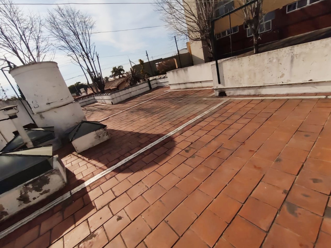 ESPACIOSA CASA EN QUILMES OESTE; IDEAL PARA FAMILIAS Y OPORTUNIDADES DE INVERSION