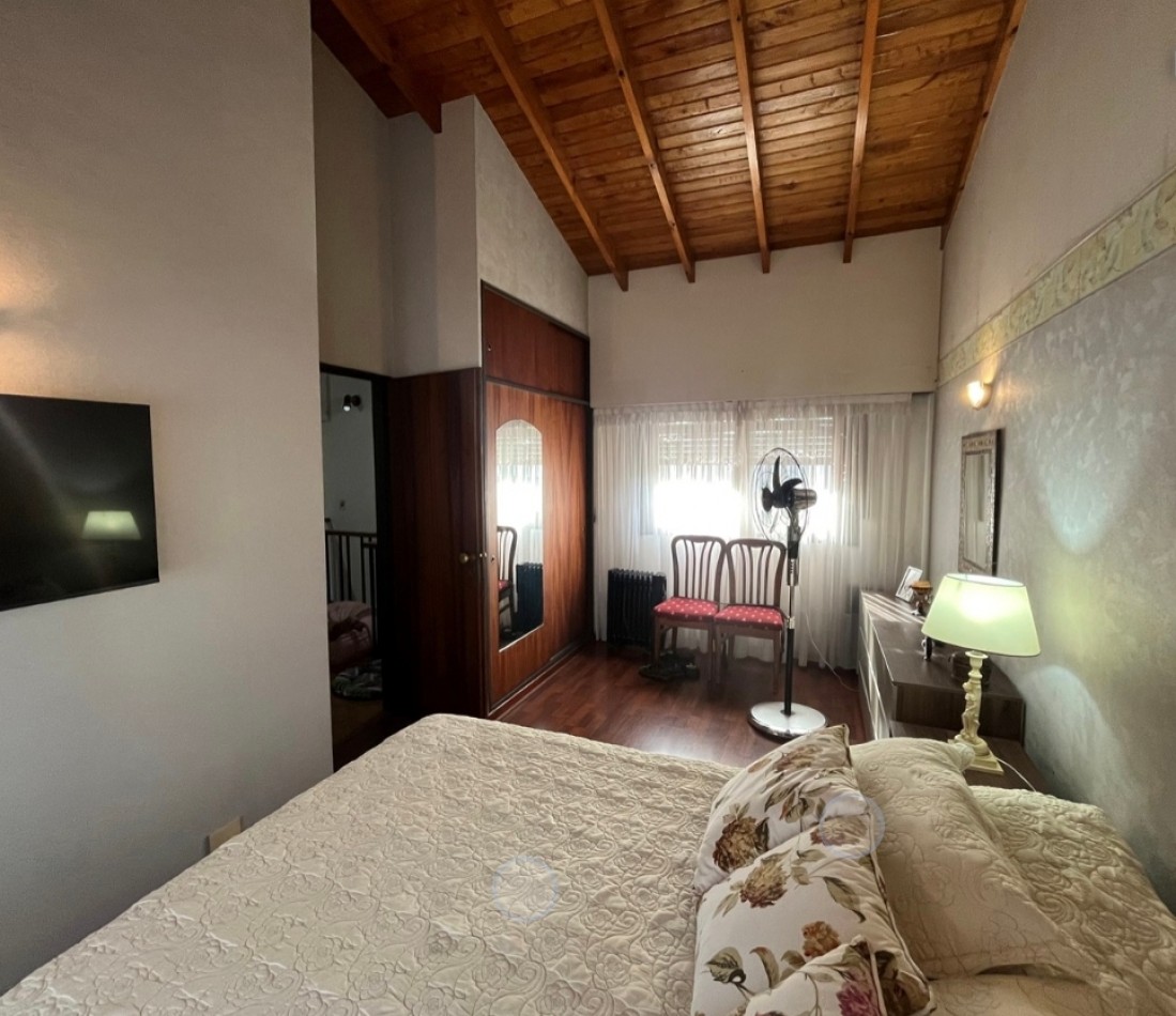 CHALET 5 AMBIENTES !!!