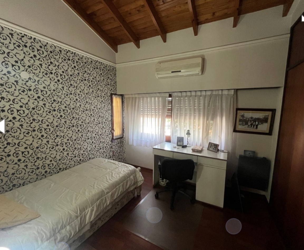 CHALET 5 AMBIENTES !!!